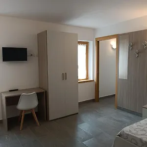 ** Hotel Gufo Depandance Italia